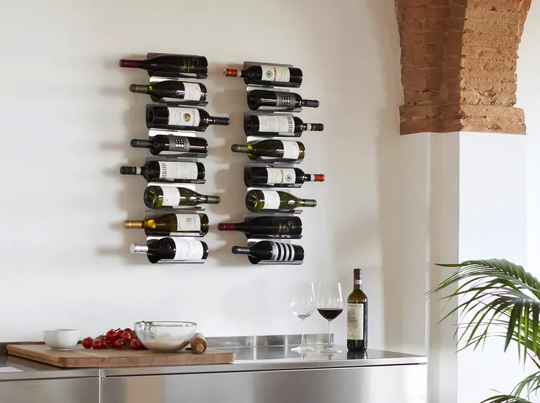 Etichettatura e obblighi fiscali (foto Bottiglia Opinion Ciatti Ptolomeo Vino Wall)