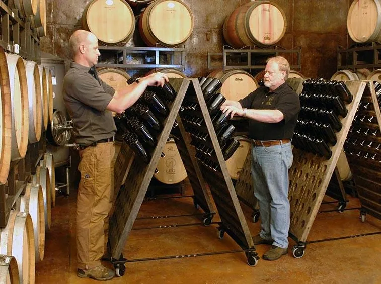 Rastrelliere per vinificazione tramite metodo champenoise o metodo classico