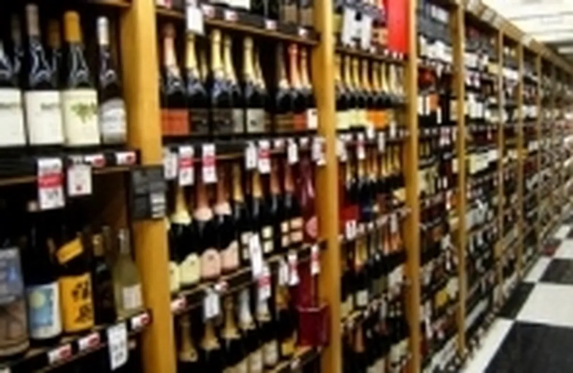 scaffale vino