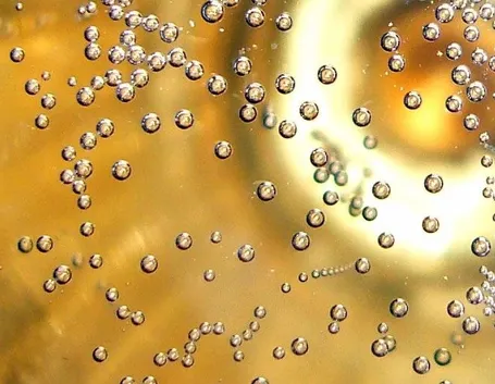 Le bollicine di un vino frizzante