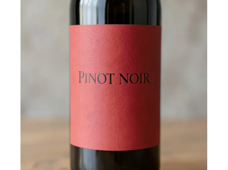 http://www.osvaldomurri.it/images/stories/vinirossi/etic_le%20cretes-pinot-nero.jpg