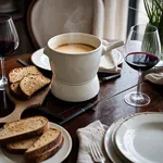 Perché la fonduta chiede un vino fresco e sapido